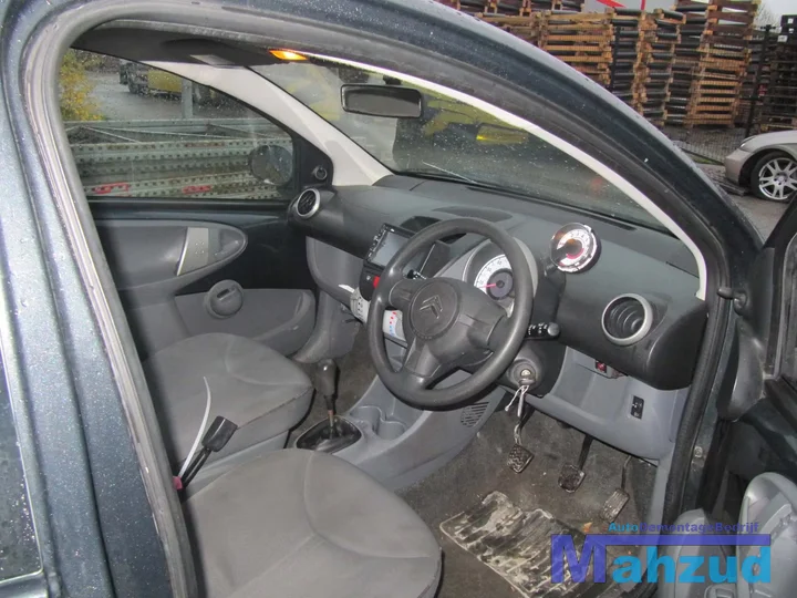 citroen-c1-aygo-peugeot-107-interieur-3-deurs-zwart — foto 2