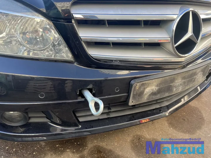 mercedes-c-klasse-w204-zwart-197-voorbumper-20072011 — foto 6