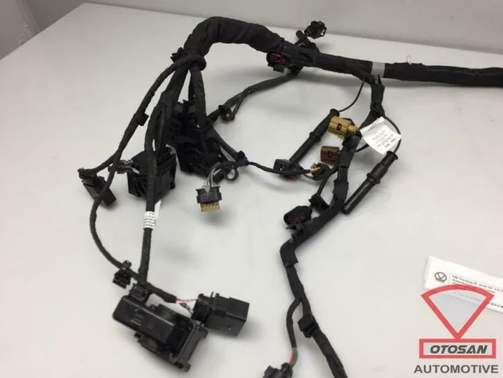 vw-touareg-audi-q7-2018-3.0tdi-kabelboom-motorruimte-0599715 — foto 2