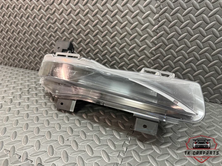 tesla-model-s-mistlamp-rechts-6400000192 — foto 3