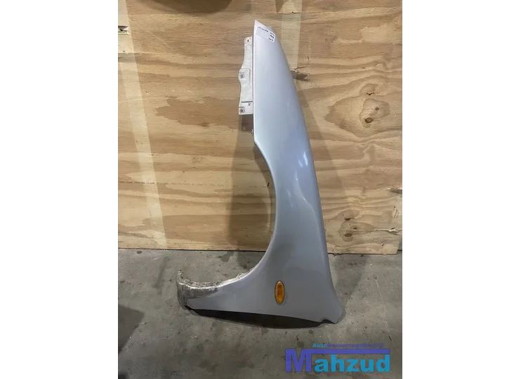 MAZDA 323 F 5 3L ZILVER GRIJS Links voor scherm zijscherm