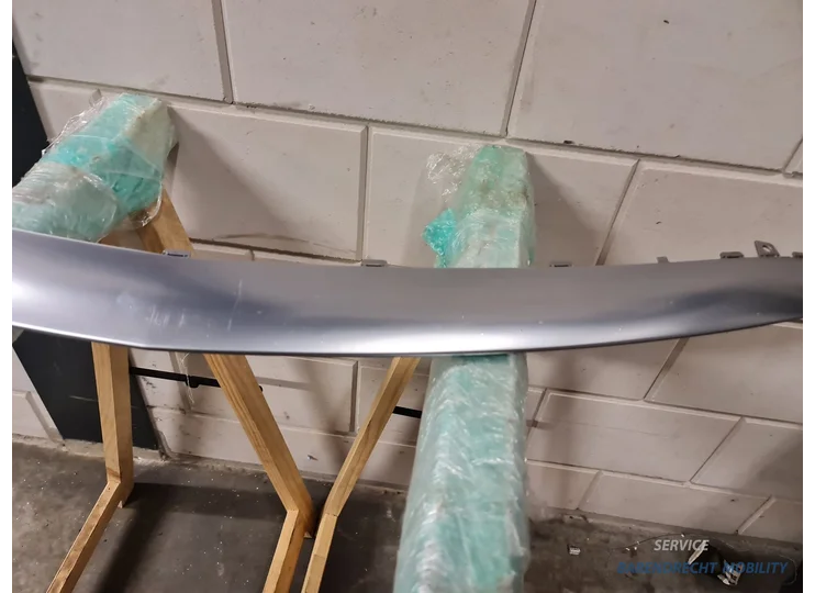 mercedes-w213-amg-63s-e-klasse-sedan-voorbumper-lip-voorbumper-voor-bumper-spoiler-beschermstrip-beschermlijst-a2138853800-zilver-grijs-origineel-goede-staat-gebruikt-2006-2007-2008-2009-2010-2011-2012-2013-2014-2015-barendrecht-mobility-service