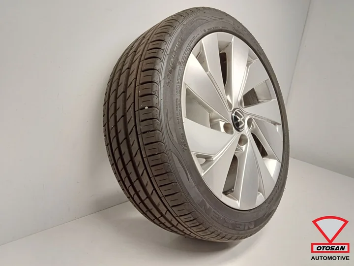 vw-golf-8-belmont-17-inch-velg-zomerband-65mm-5h0601025c — foto 3