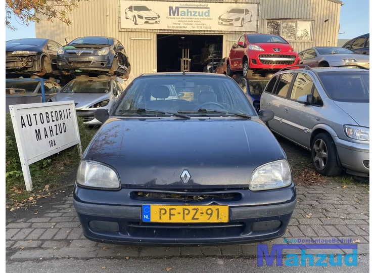 1996 Renault Clio 1 1.2 Demontage Sloop Onderdelen donorauto