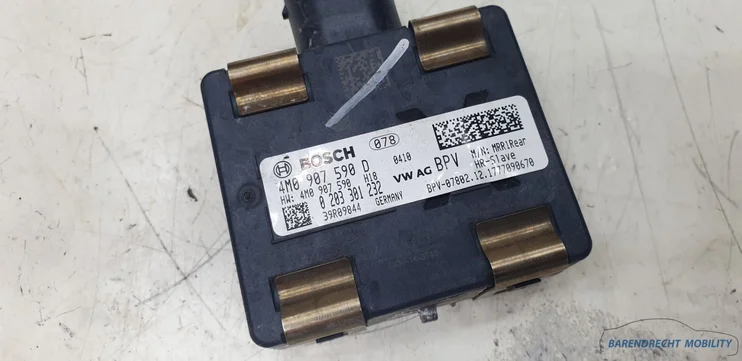 dodehoeksensor-rijstrook-verandering-waarschuwingssensor-audi-a4-a5-q7-2015-2016-2017-2018-2019-2020-2021-2022-2023-2024-4m0907590d-gebruikt-nette-staat-barendrecht-mobility-service — foto 2