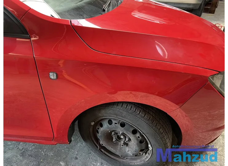 SEAT TOLEDO 4 ROOD Rechts zijscherm voorscherm 2012-2019