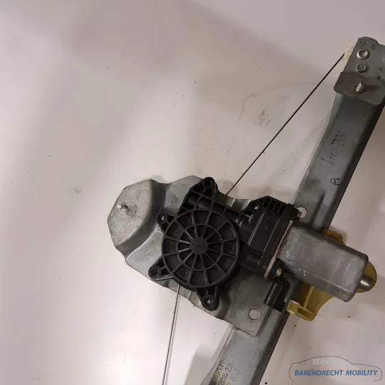 renault-clio-iv-raam-mechanisme-motor-ruit-mechaniek-rechts-achter-ra-origineel-nette-staat-gebruikt-2012-2013-2014-2015-2016-2017-2018-2019-2020-barendrecht-mobility-service — foto 4