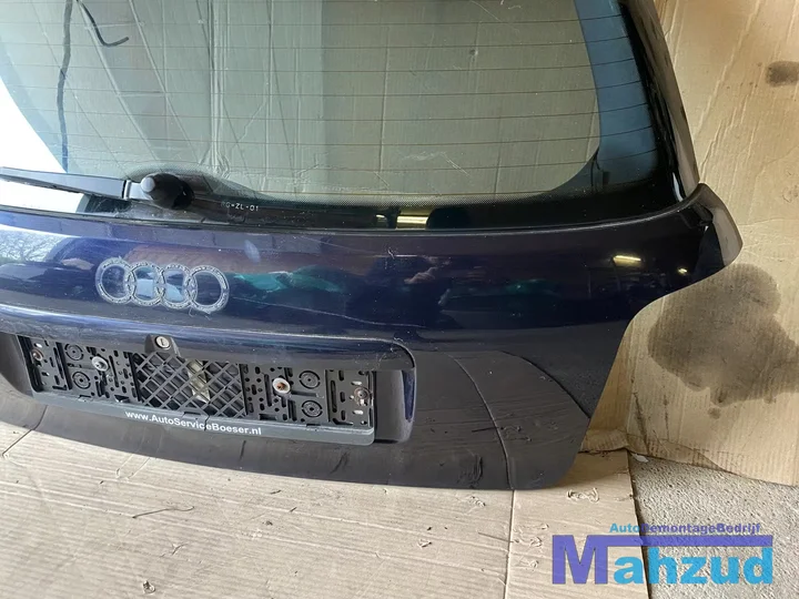 audi-a4-b5-avant-blauw-lz5l-achterklep-1994-02 — foto 4