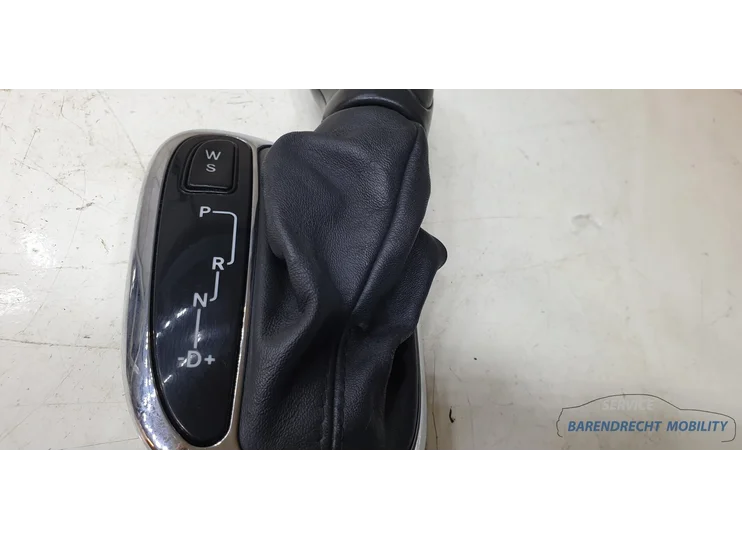 mercedes-w203-w209-c-clk-klasse-zwart-lederen-pook-knop-pookknop-a2032675910-hoes-automaat-origineel-nette-staat-gebruikt-versnellingspookknop-schakelpookknop-schakelen-prnd-2001-2002-2003-2004-2005-2006-2007-barendrecht-mobility-service