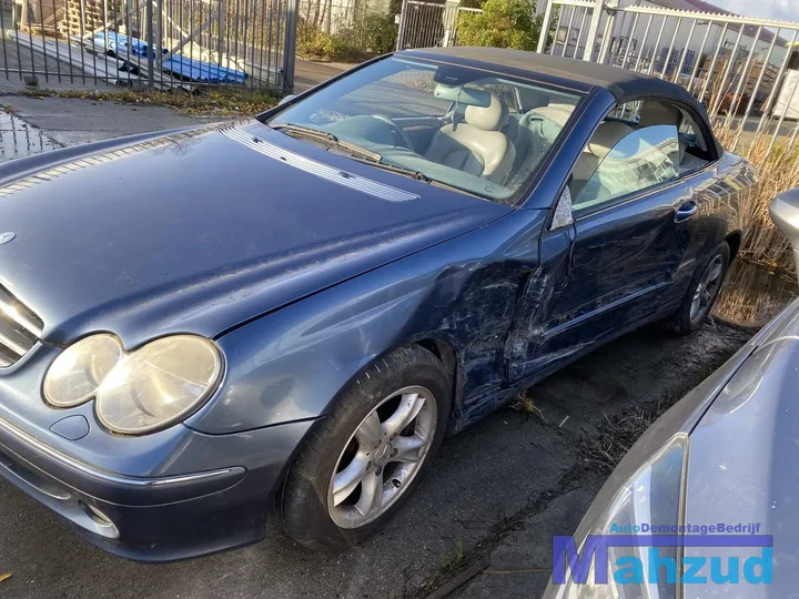 2003-mercedes-clk-w209-cabrio-240-26-v6-18v-blauw-onderdelen — foto 3