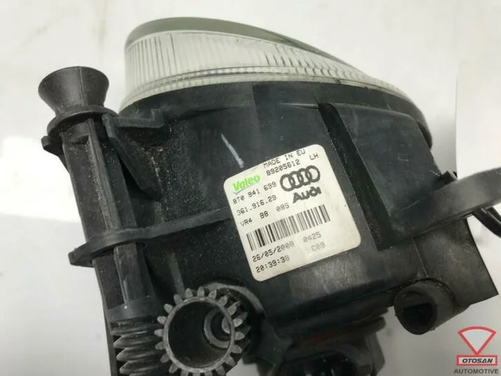 audi-a4-8k-a5-8t-a1-a6-q3-mistlamp-links-8t0941699 — foto 2
