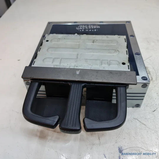 vw-golf-iv-bora-bekerhouder-1j0858601d-nieuw-model-cupholder-grijs-zilver-aluminium-1998-1999-2000-2001-2002-2003-2004-gebruikt-barendrecht-mobility-service — foto 2