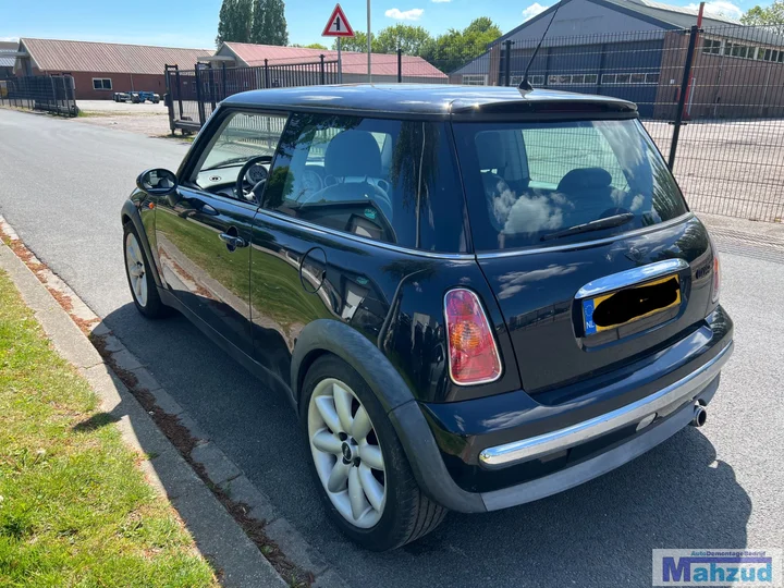 mini-cooper-one-r50-r53-16-zwart-3039-demontage-onderdelen — foto 4
