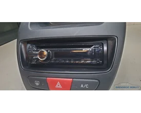 radioframe-met-inbouwframe-radio-cd-sony-cdxgt472um-c1-107-aygo-origineel-2005-2014 — foto 5