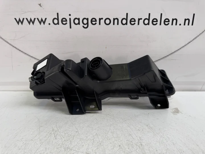 tesla-model-3-mistlamp-links-voor-150793210c — foto 5