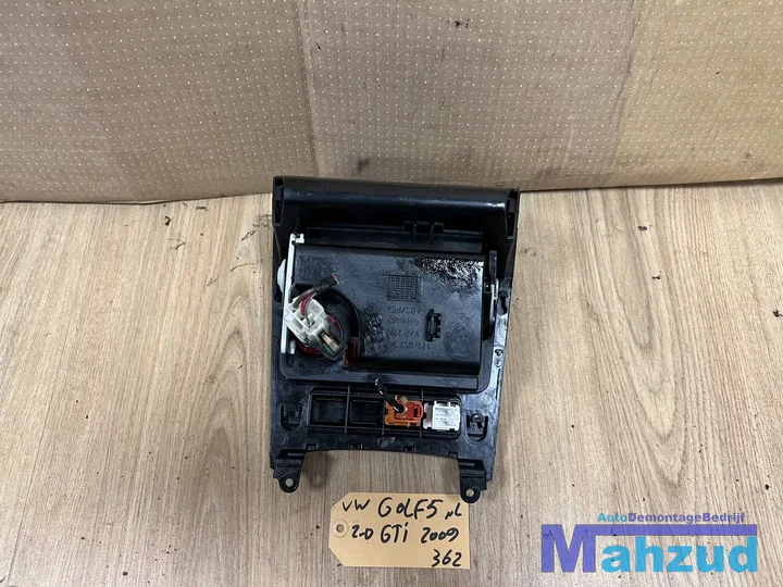 vw-golf-5-gti-asbak-middenconsole-20032009 — foto 3