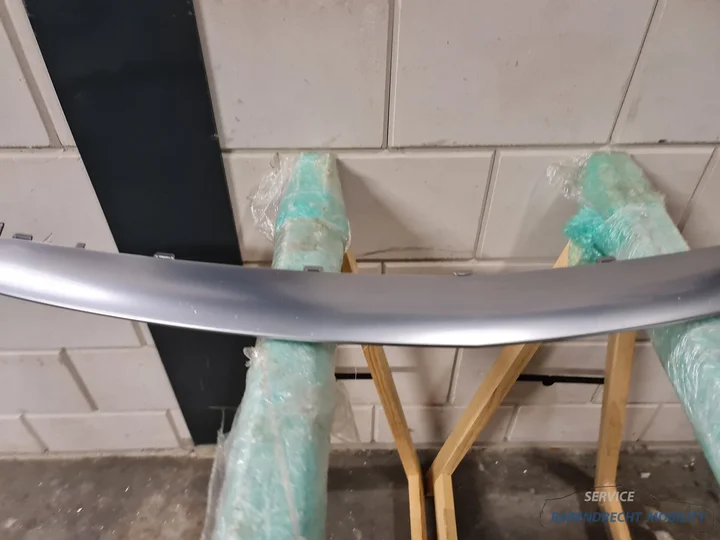 front-splitter-mercedes-w213-amg-63s-e-klasse-voorbumper-lip-spoiler-a2138853800-zilver-grijs-origineel-gebruikt — foto 4