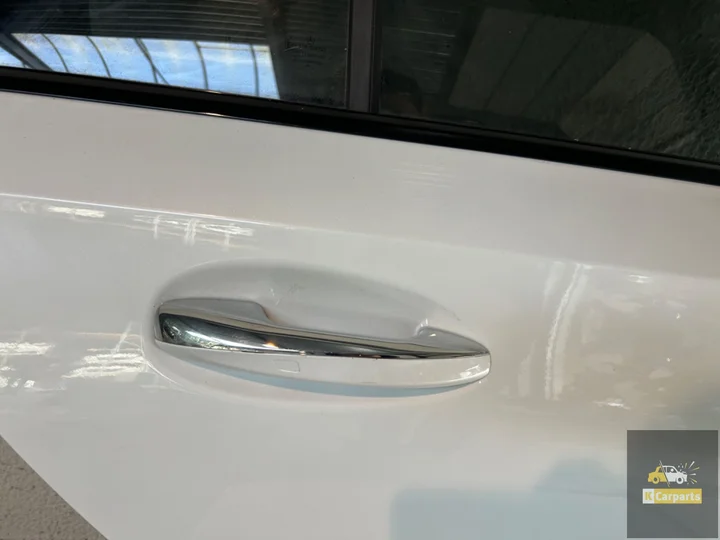 mercedes-w177-deur-compleet-portier-wit-rechts-achter — foto 7