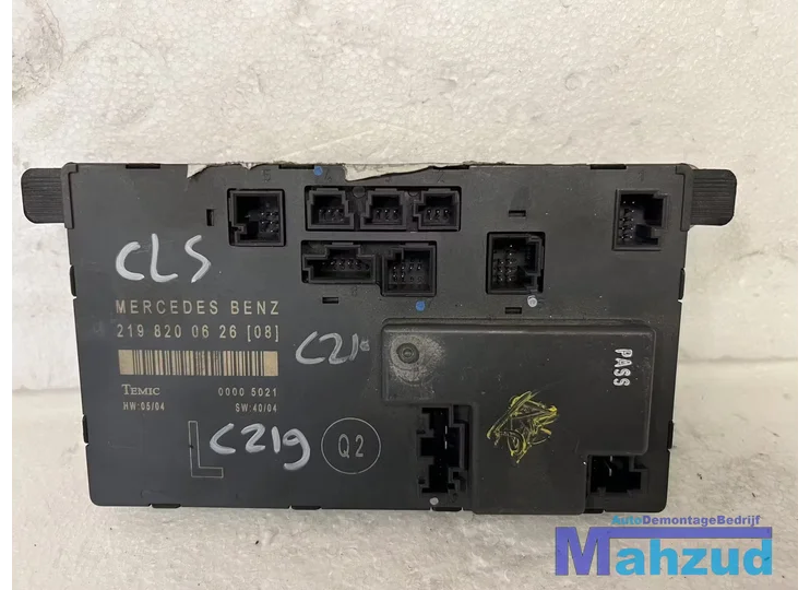MERCEDES CLS C219 Links voor deurvergrendelings module 2198200626