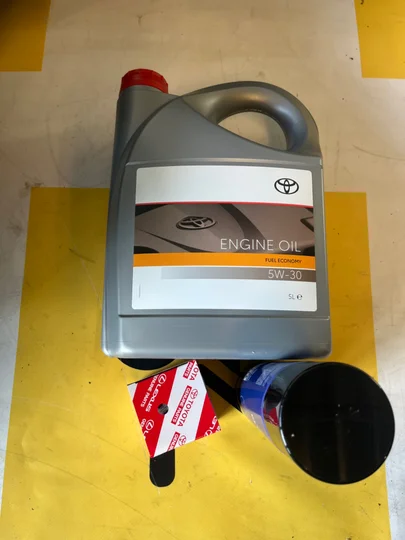olie-beurt-5w30-5-liter-plus-filter-remreiniger-c1-108-aygo — foto 2