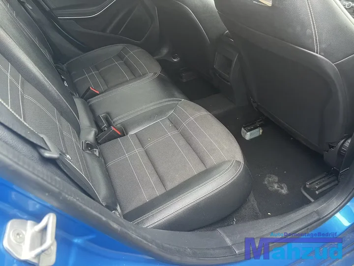 2013-mercedes-a-klasse-w176-18-a200-cdi-651901-onderdelen-blauw — foto 11