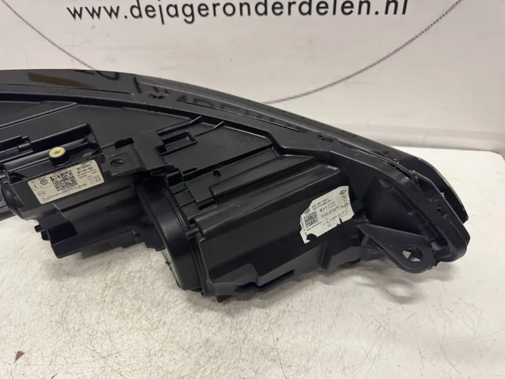 vw-golf-8-iq-light-vol-led-koplamp-links-5h1941035 — foto 5