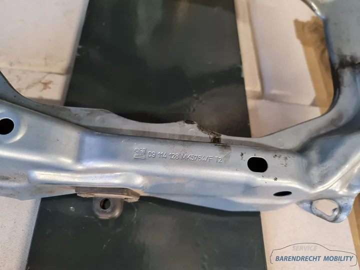 voorfront-opel-tigra-b-tt-twintop-voor-front-bumperbalk-slotplaat-koplamphouder-09114128-origineel-gebruikt-2004-2010 — foto 15