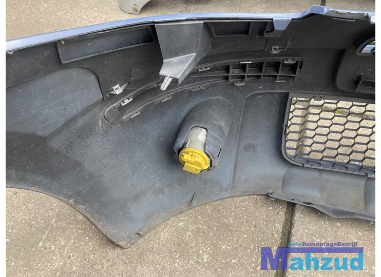 citroen-c3-pluriel-licht-blauw-voorbumper