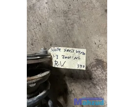 toyota-yaris-verso-13-rechts-veerpoot — foto 2