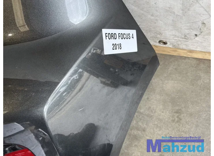 ford-focus-4-hatchback-grijs-achterbumper-2018