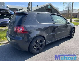 vw-golf-5-zwart-lc9z-tankklep-2004-2008