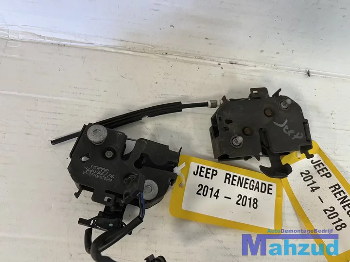 jeep-renegade-motorkap-slot-mechaniek-20152018-52035776 — foto 2