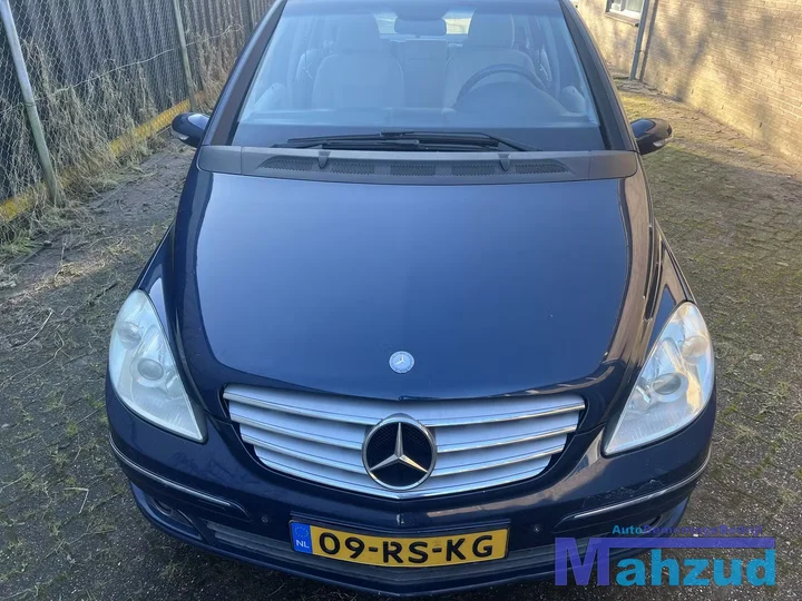 mercedes-b-klasse-w245-20-blauw-375-onderdelen-266960-motor — foto 2