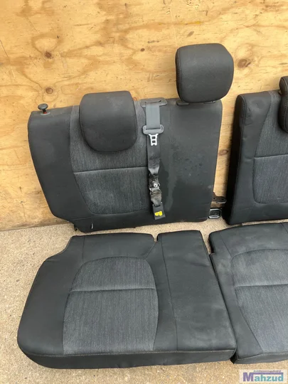 kia-picanto-2-zwart-interieur-3deurs-stoel-achterbank — foto 11