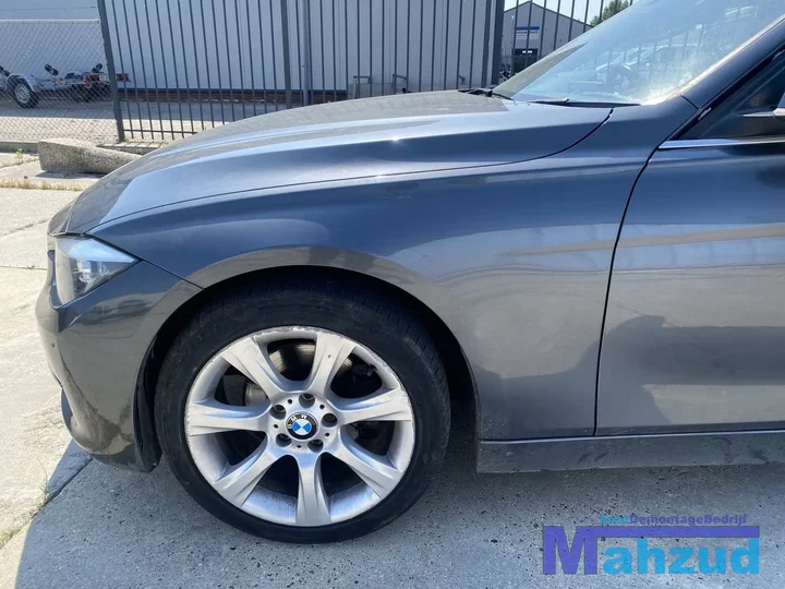 bmw-3-serie-f30-320d-grijs-b39-voorkop-compleet-20112019 — foto 4