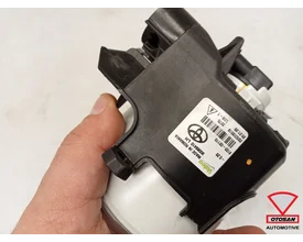 toyota-aygo-yaris-auris-108-mistlamp-links-8122002110 — foto 2