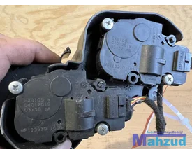 land-rover-discovery-5-l462-kachelklep-stelmotor-2017 — foto 2