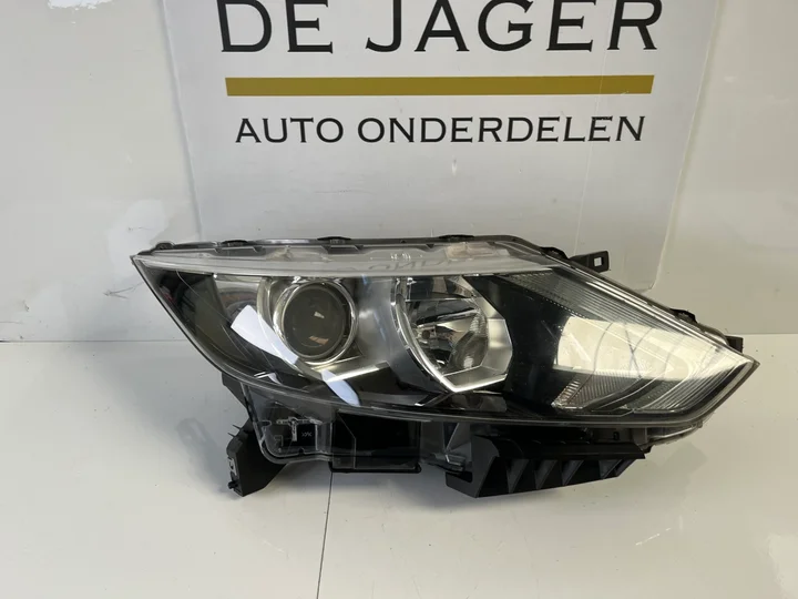 nissan-qashqai-j11-koplamp-led-rechts-10018013-beschadigd — foto 2