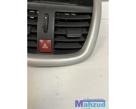 peugeot-207-luchtrooster-midden-display-middenconsole — foto 2