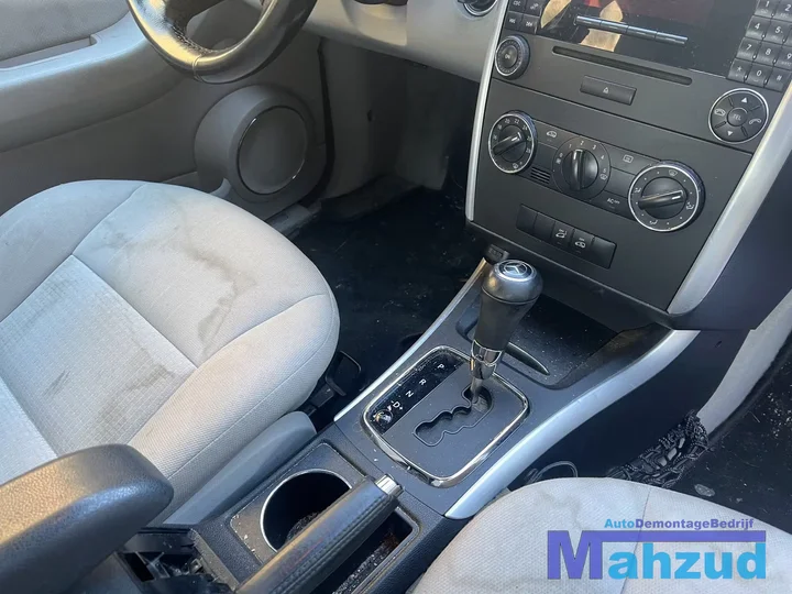 b-klasse-w245-middenconsole-dashboard-interieur-delen-0511 — foto 8
