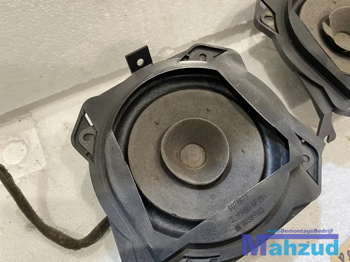 opel-corsa-b-links-rechts-box-speaker-luidspreker-19941999 — foto 4