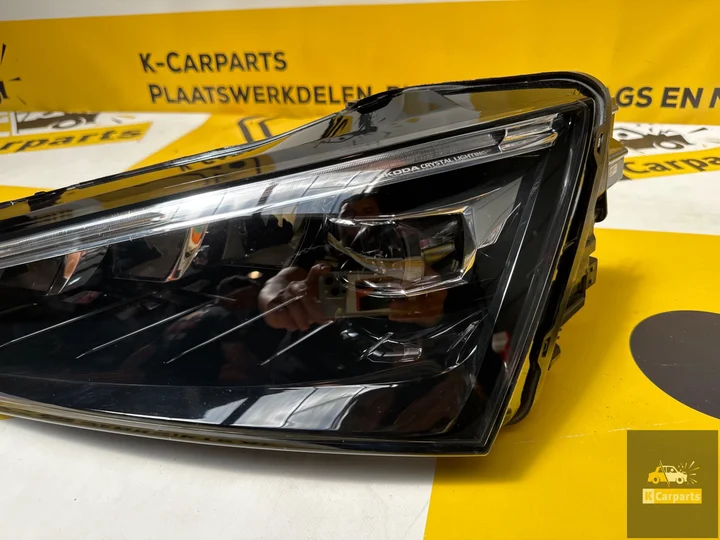 skoda-scala-links-koplamp-crystal-lighting-657941015a-origineel — foto 3