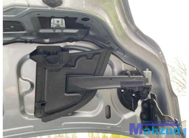 OPEL ASTRA H Twintop hoedenplank motor cabriodak rechts