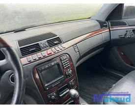 2000-mercedes-s-klasse-w220-s-55-amg-113986-zilver-744-onderdelen — foto 36