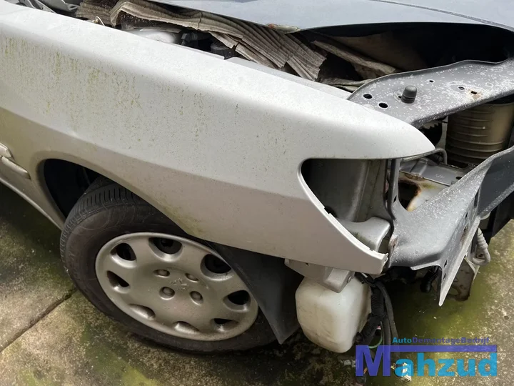 peugeot-306-break-grijs-rechts-scherm-voorscherm-19942002 — foto 3