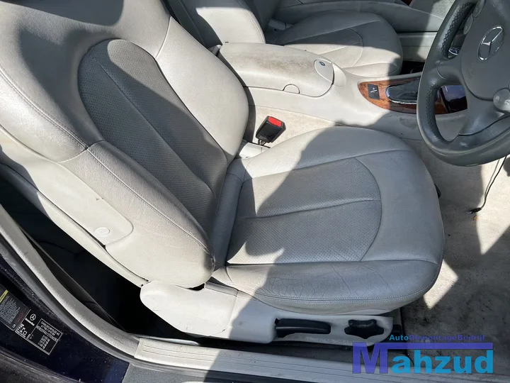 mercedes-clk-w209-cabrio-blauw-onderdelen-demontage — foto 15
