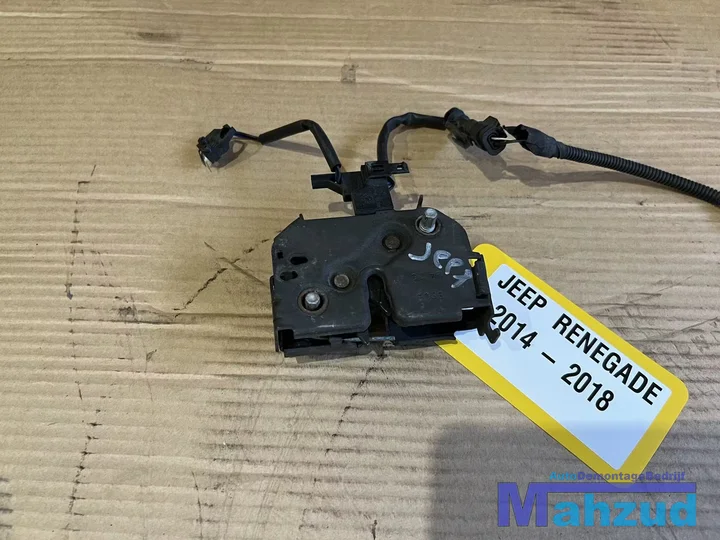 jeep-renegade-bu-motorkap-vergrendeling-slot-2014 — foto 3
