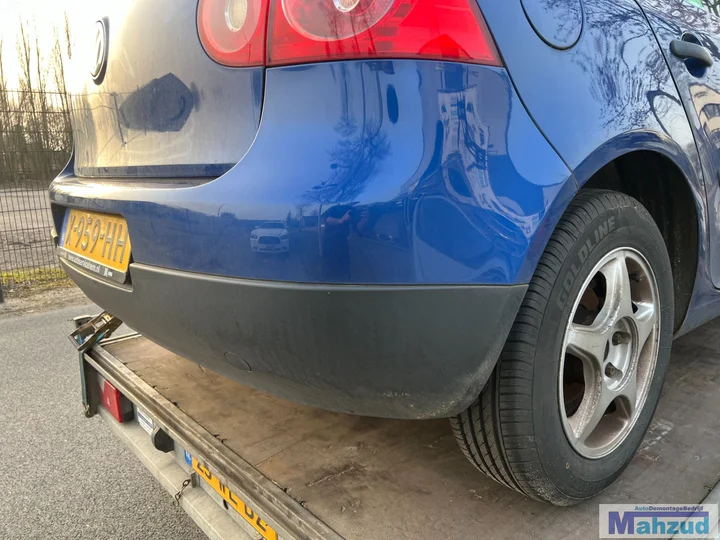 vw-golf-5-blauw-lc5j-achterbumper-20042009 — foto 2