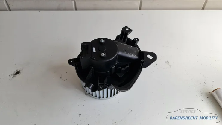 kachelmotor-fiat-fiorino-motor-ventilatie-ventilatiemotor-origineel-gebruikt-2008-2013 — foto 2