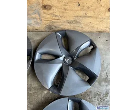 tesla-model-3-18-inch-wielkappen-2017 — foto 5